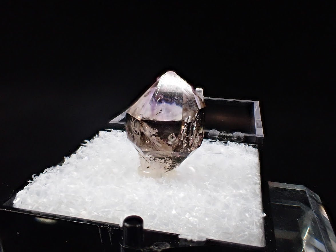 Amethyst Scepter – Goboboseb Mountains, Namibia – Phantom Inclusions – Micro Specimen (16mm)