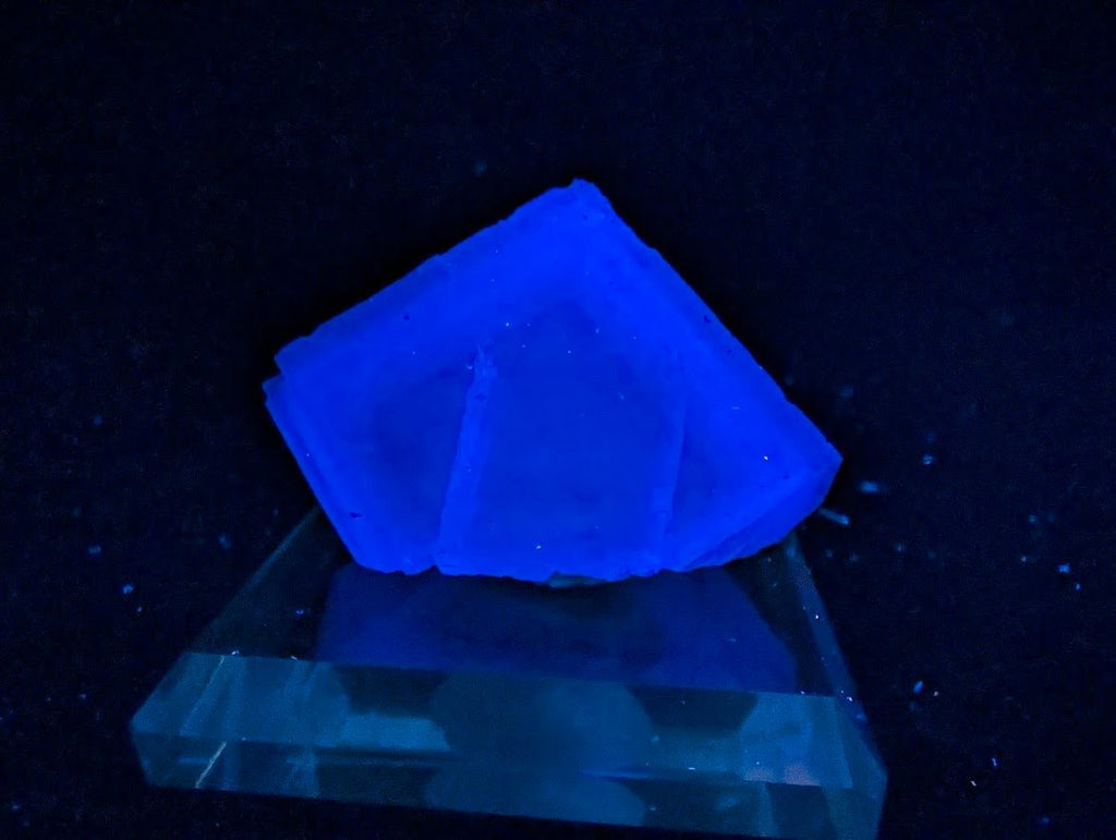 Blue Jelly Fluorite with Phantom Zoning – Yaogangxian (YGX) Mine, China