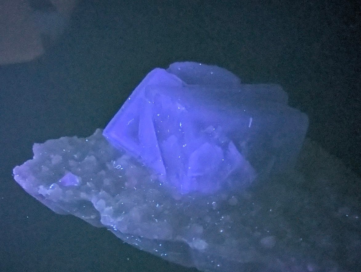 Blue Phantom Fluorite on Quartz 4.5 by 4.5 in 464g – Yaogangxian Mine (YGX) , China