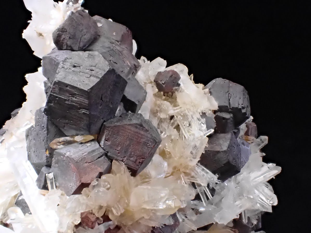 Large Black Pyrite & Quartz Cluster – Fengjiashan Mine (1043g)