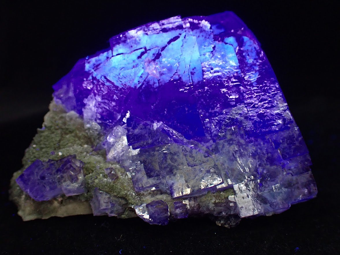 Multi-Colored “Open Window” Fluorite from Yaogangxian (2″ × 2″ × 2″, 168g)