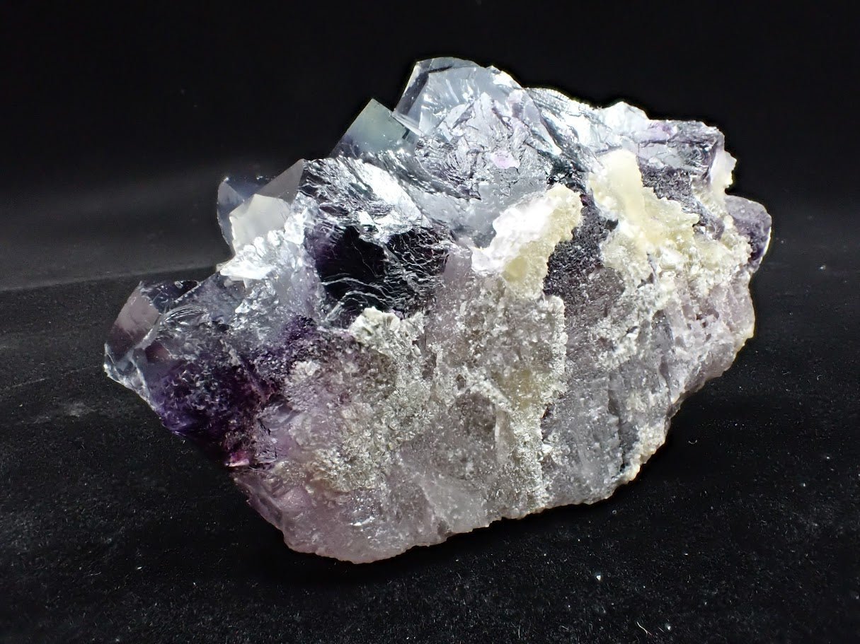 Yindu Fluorite with Deep Violet Cubes and UV Fluorescence – Yindu Mine, Inner Mongolia, China